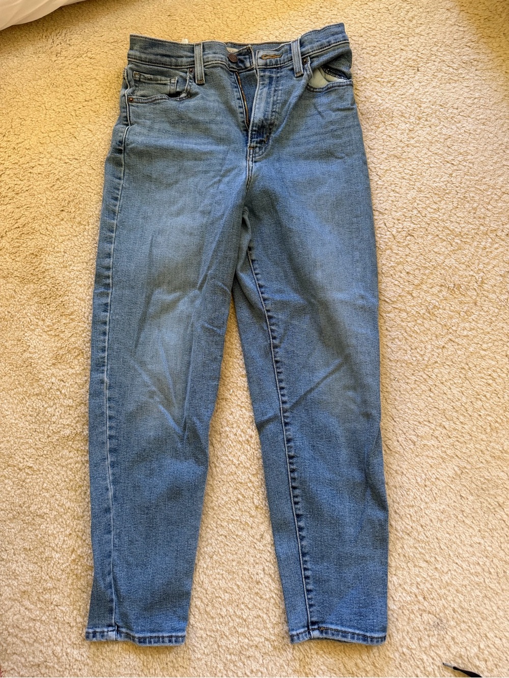 Levi's High-Rise Tapered Women's Jeans in Medium Blue Wash